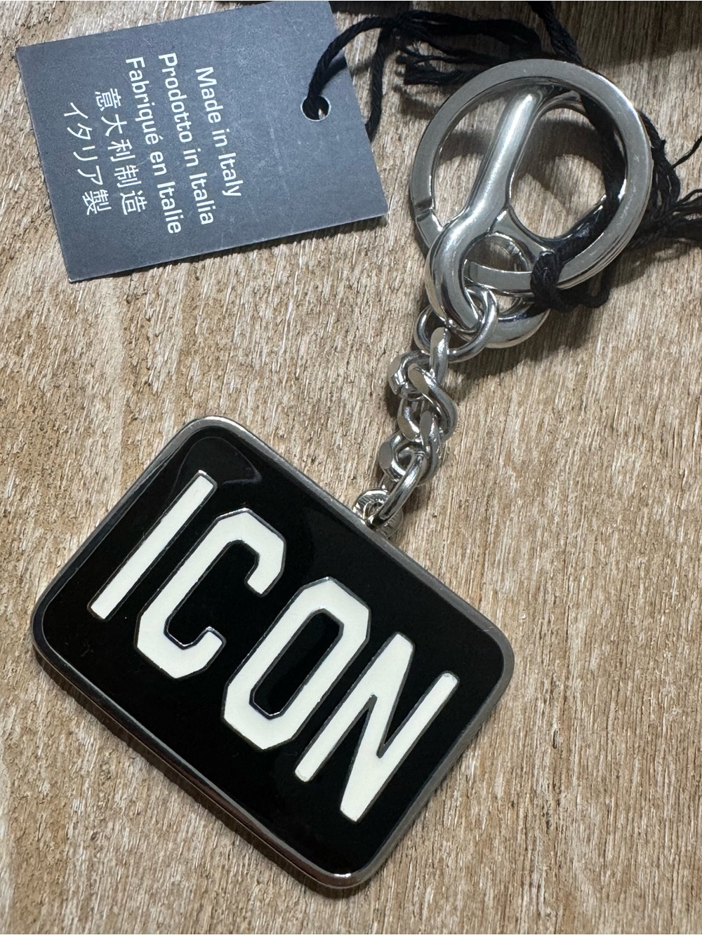 DSQUARED2 Silver Tone Metal Logo Keychain🖤